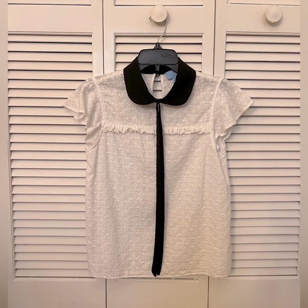 Beautiful and classy blouse for work and professional setting